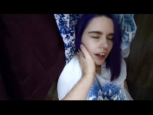 ❤️ I kitea taku tuahine i roto i te kaapata ka awhina ia ia ki te cum ❤❌ Video Fucking  i a matou ❌️